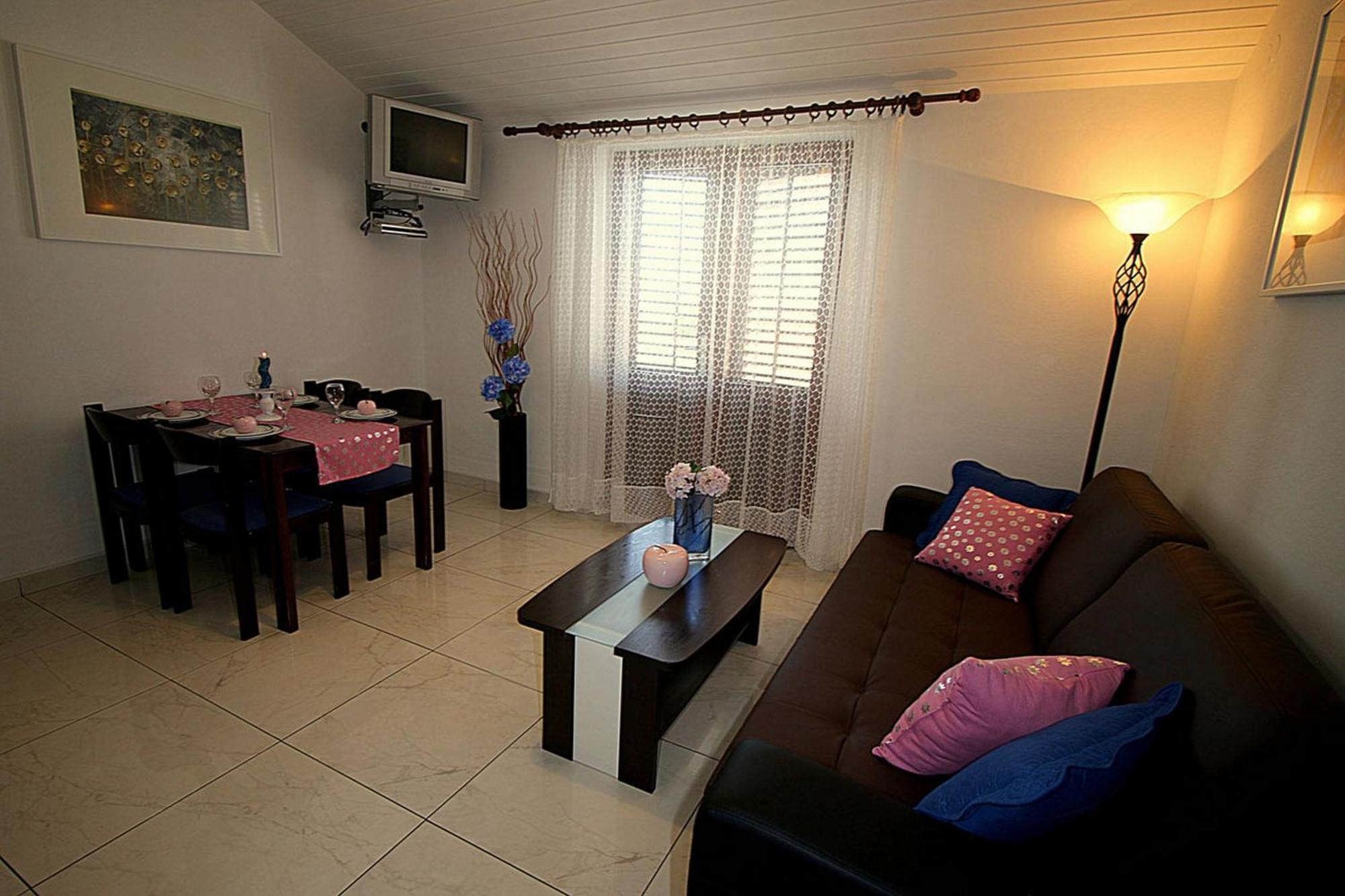 Villa Renipol Adults Only Sutivan Habitación foto